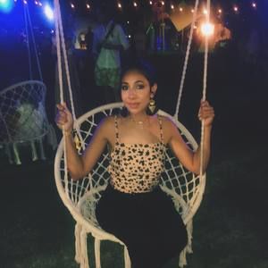 Meet your Posher, Adriana